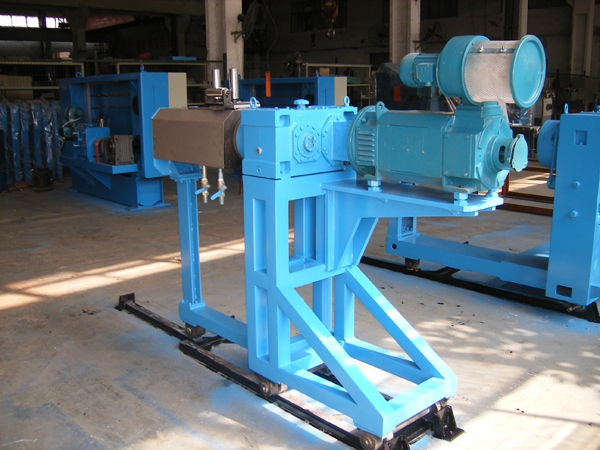 Application of single screw gearbox on cable extruder