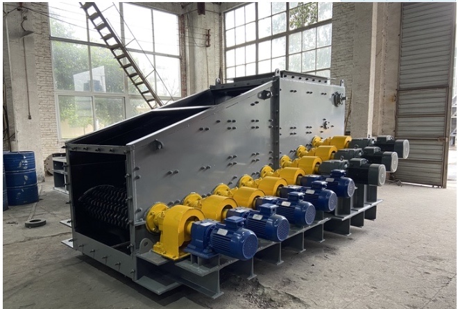 Application of R series helical gear reducer in mud and rock separator